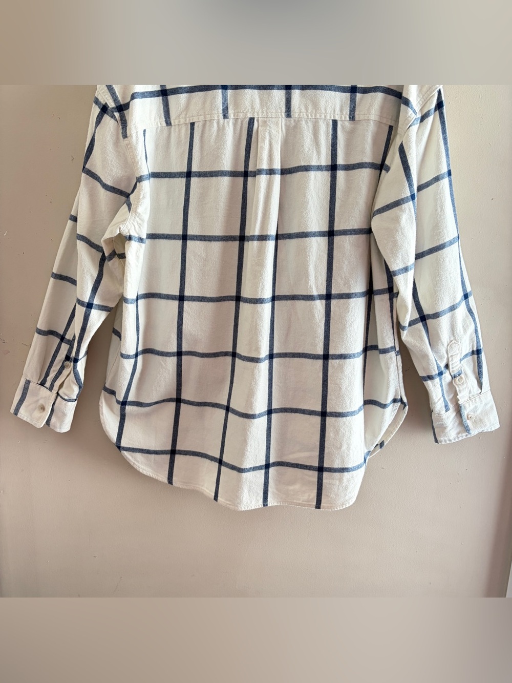 UNIVERSAL THREAD Oversized Flannel Long-Sleeve Button-Down, White Plaid, Large - Picture 9 of 11